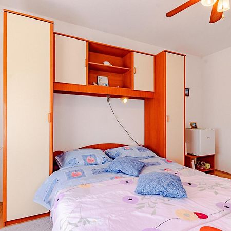 Apartments And Rooms With Parking Space Mali Ston Habitación foto