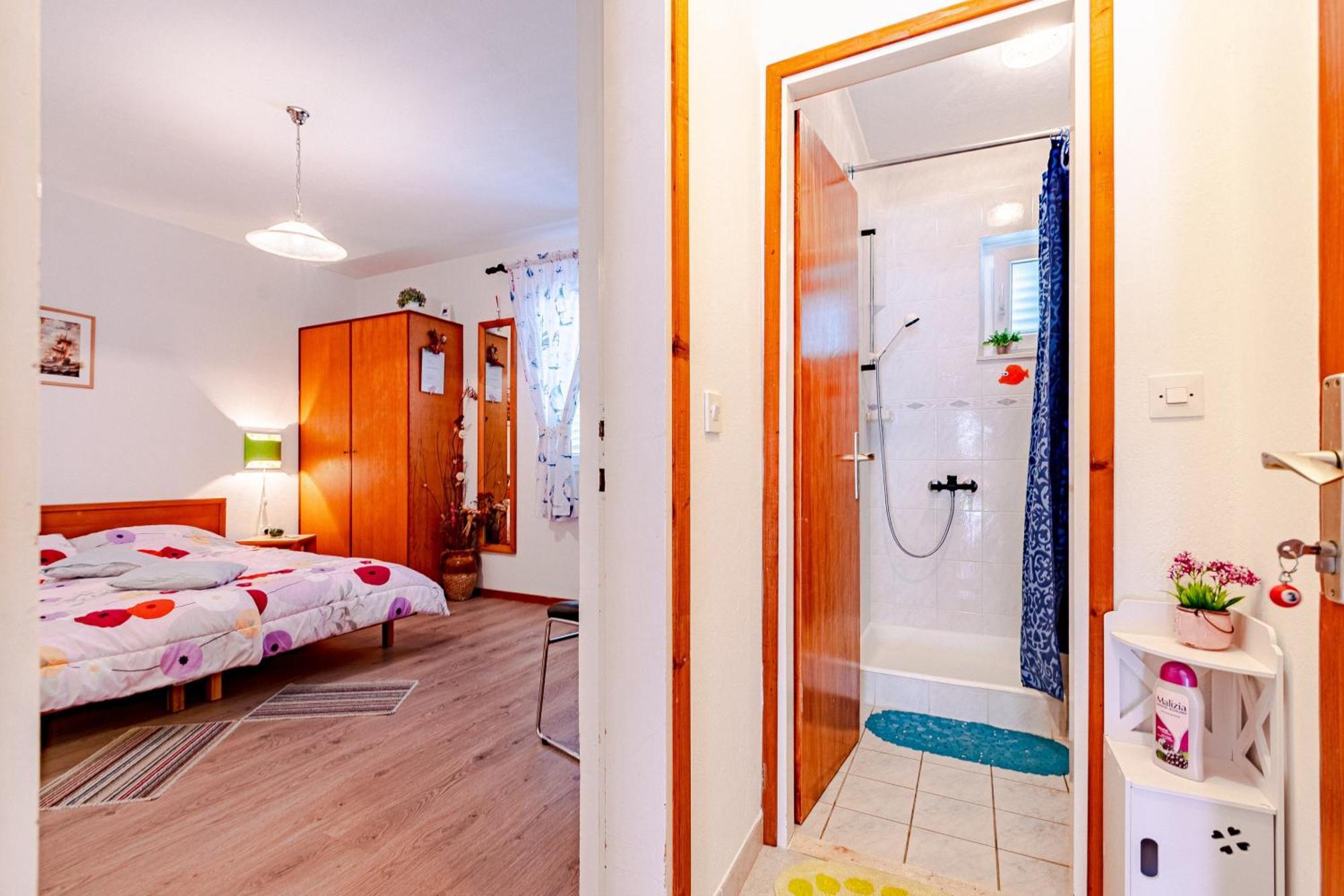 Apartments And Rooms With Parking Space Mali Ston Habitación foto